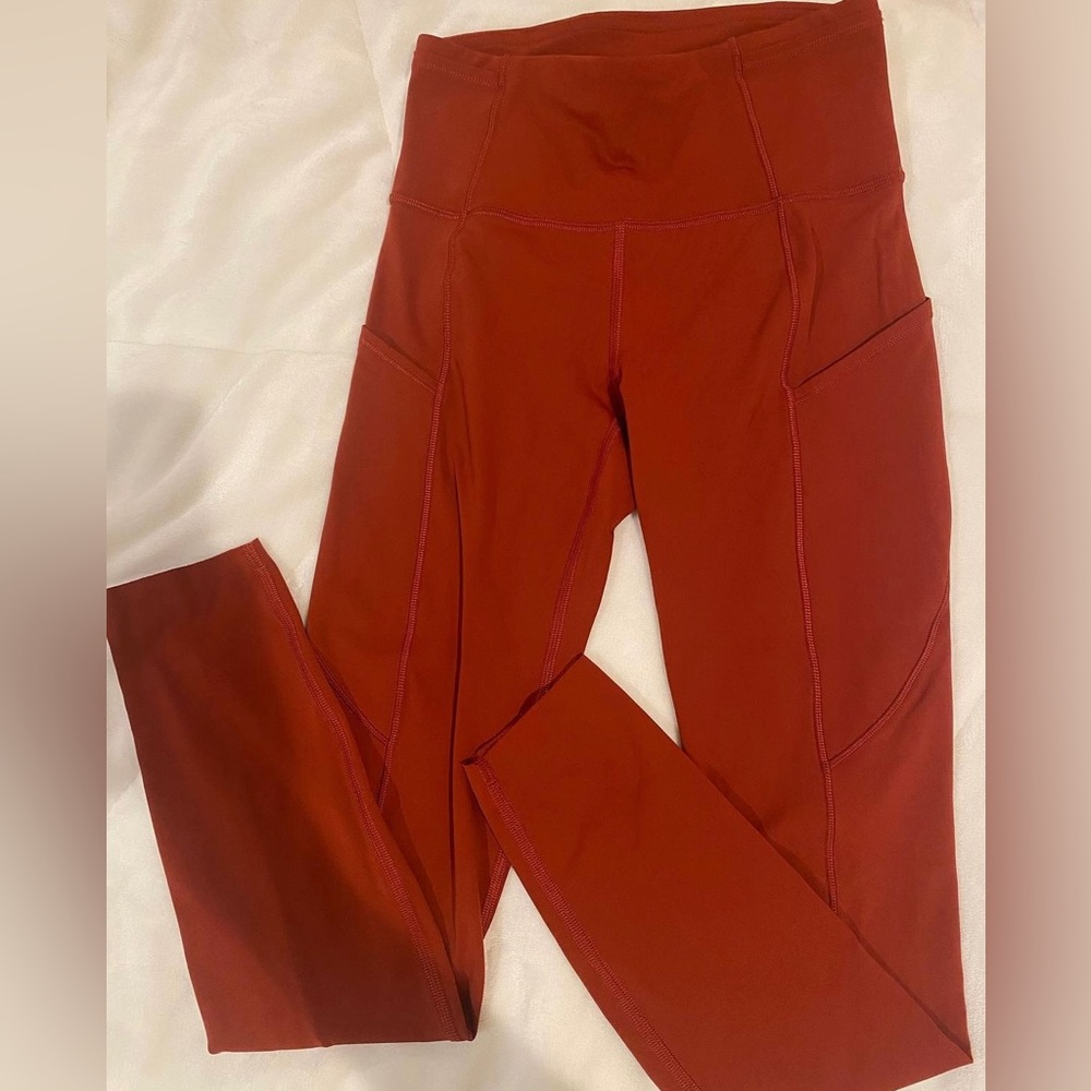 Lululemon leggings (Fast and Free)